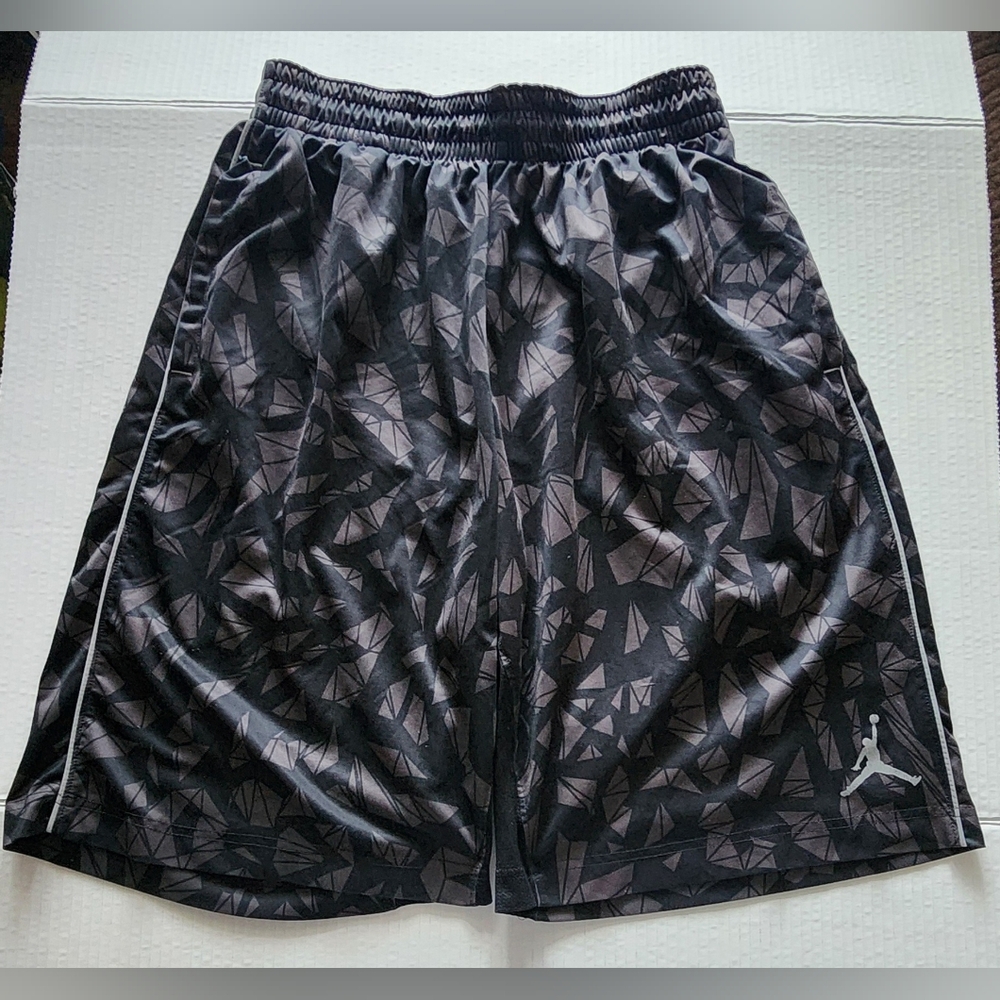 Nike AIR JORDAN Athletic Shorts Black Gray JUMPMAN Basketball BOY’S/Youth Medium